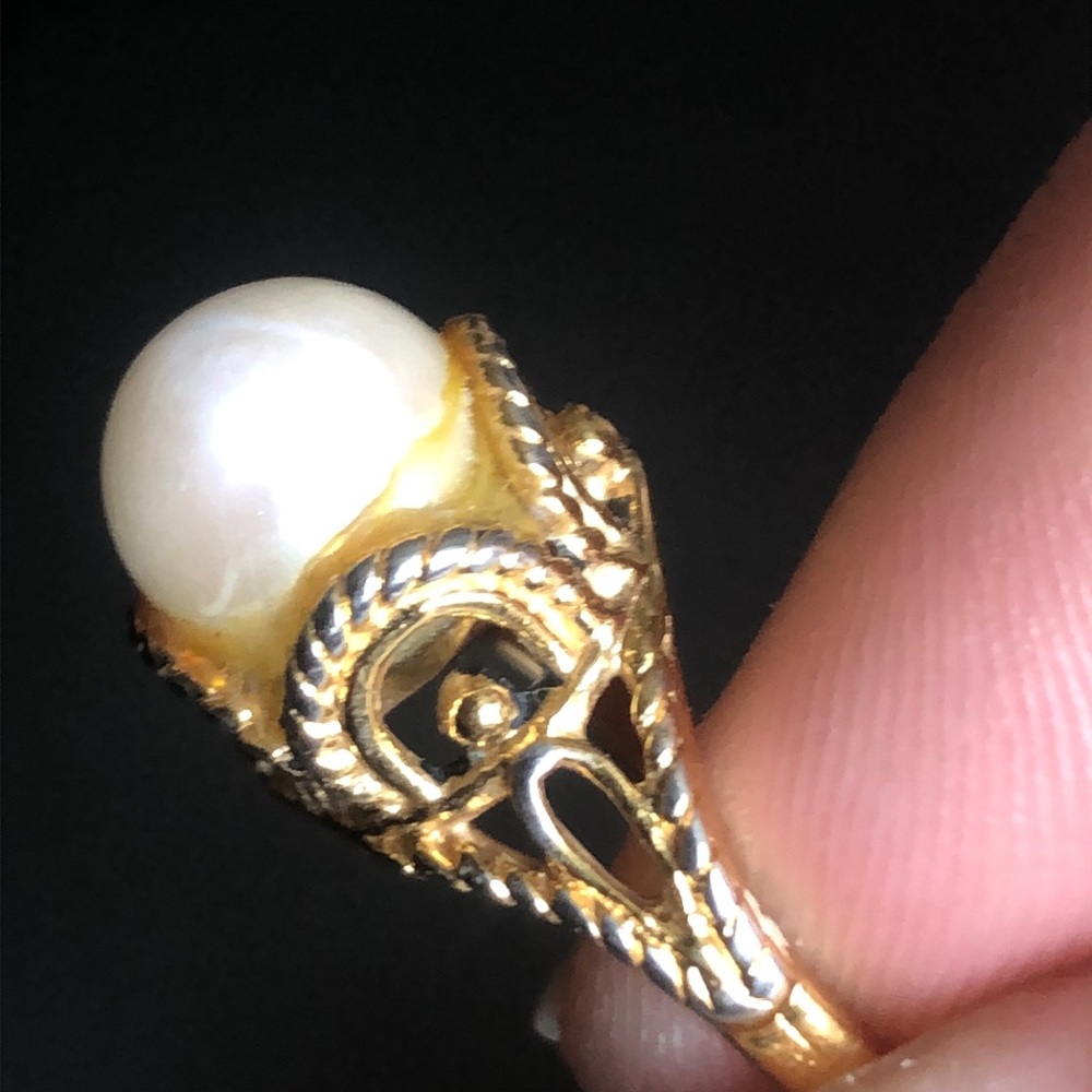 Premier Designs faux pearl ring